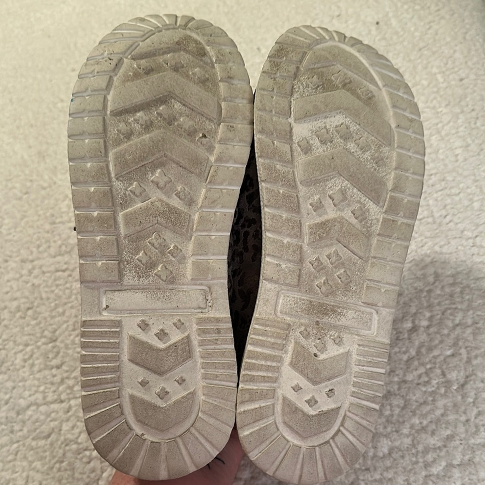 Hey Dude Women's Moccasins in Gray and Gold - Picture 5 of 9